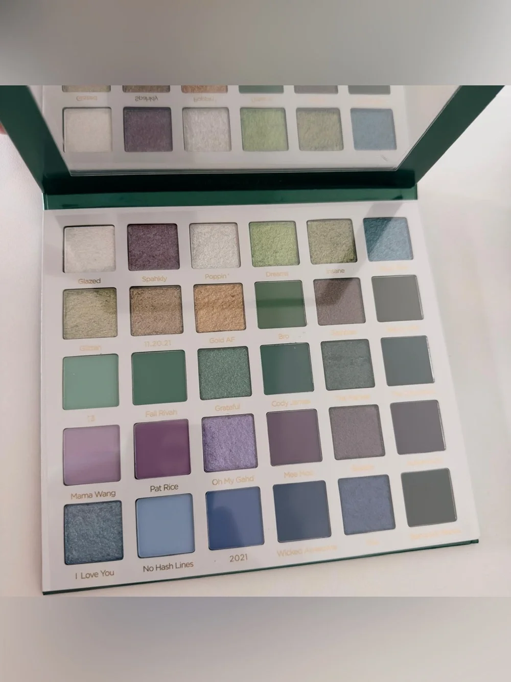 NWT Glamlite x Mikayla Paht Two 30 Color Palette